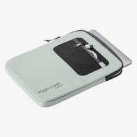 External Pockets Detail